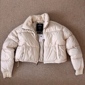 NWT Hollister Cropped Puffer Jacket - Cream - Size Small